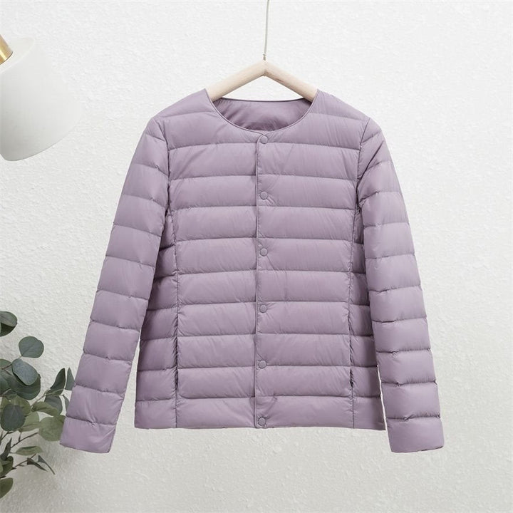 Veste légère femme, isolante et chaude. Parfaite pour un style décontracté élégant au quotidien en hiver.
