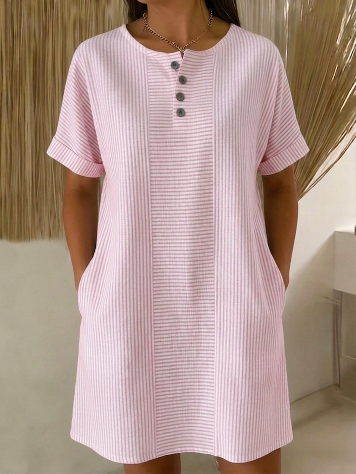 Robe élégante femme col Henley, mélange coton lin respirant, coupe ample pour confort et style printanier.