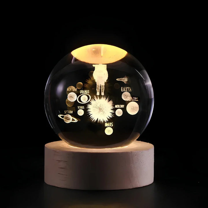 Lampe LED en cristal taillé, effets lumineux spectaculaires, décoration intérieure élégante.