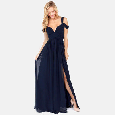 Robe longue femme élégante avec fente séduisante. Épaule ouverte, idéale pour soirées de printemps/été.
