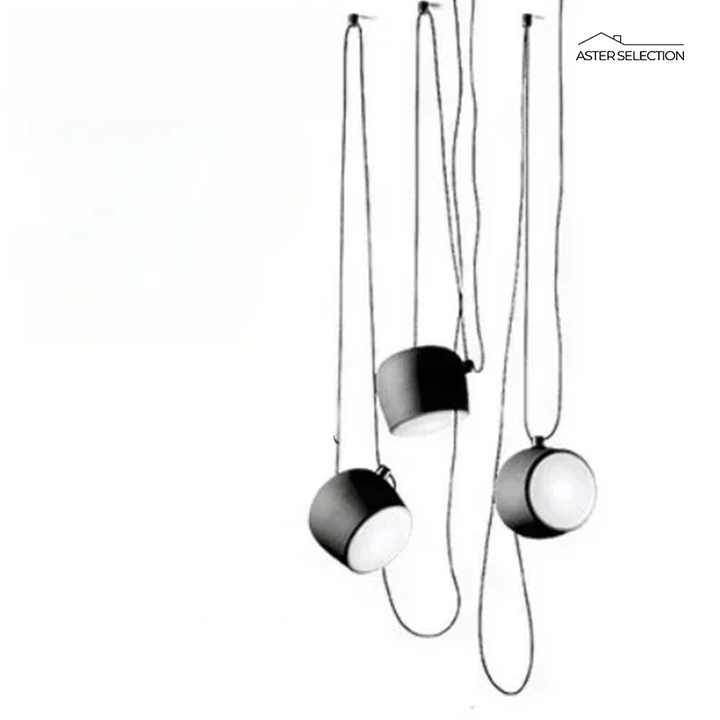 Lampe araignée LED, éclairage de plafond moderne. Design unique, parfait pour un salon industriel chic.