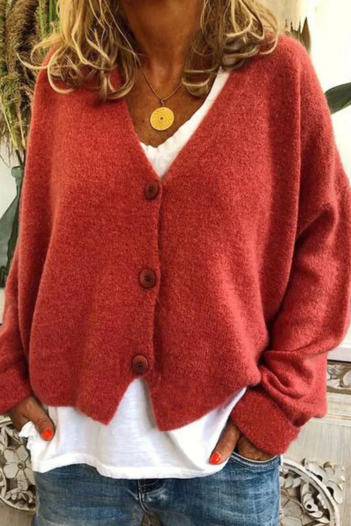 Cardigan femme en maille fine, confortable et stylé, idéal pour les vêtements décontractés.