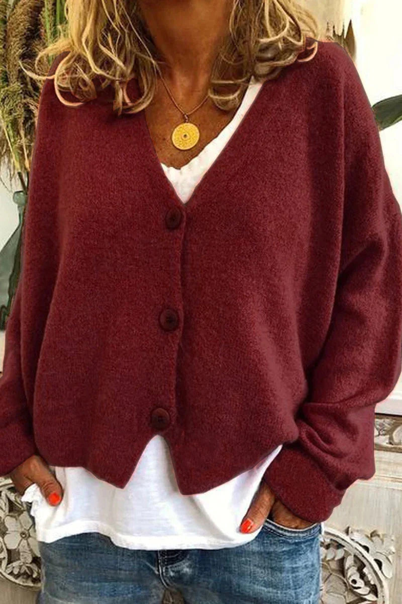 Cardigan femme chaud et doux, vêtement essentiel pour le confort hivernal et le style.