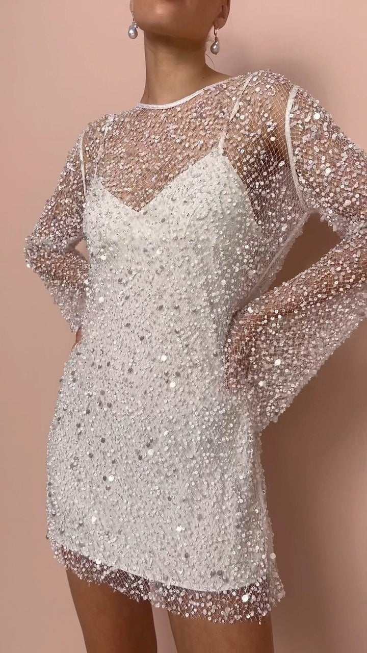 Robe d'hiver pour femme, chic et intemporelle. Apporte style et chaleur à votre garde-robe quotidienne.