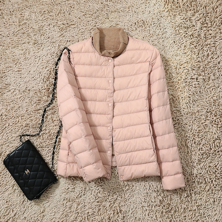 Doudoune femme légère, isolante et chaude. Veste décontractée élégante pour le quotidien en hiver.