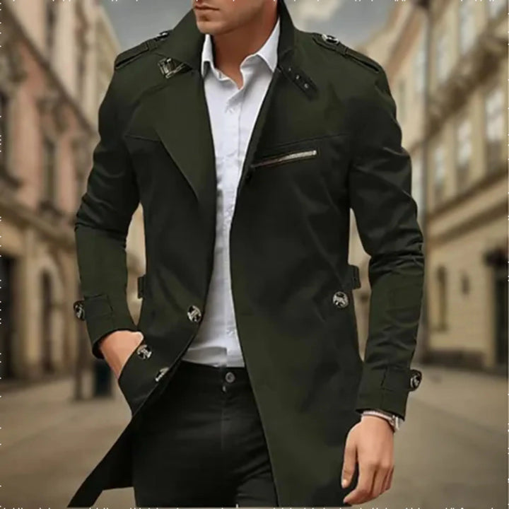 Trench-coat classique pour homme, coupe élégante, parfait pour la mi-saison et un style raffiné.