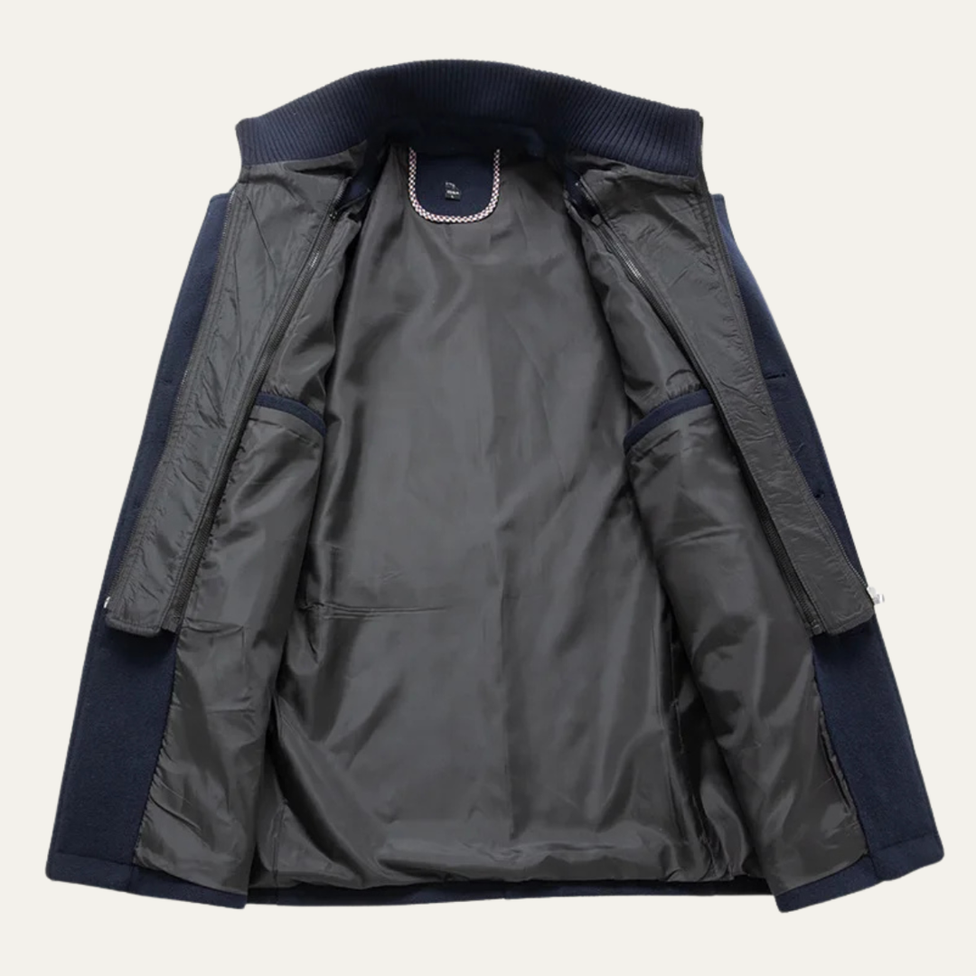 Long trench coat homme kaki, élégant, pour un style masculin affirmé en ville ou au bureau.