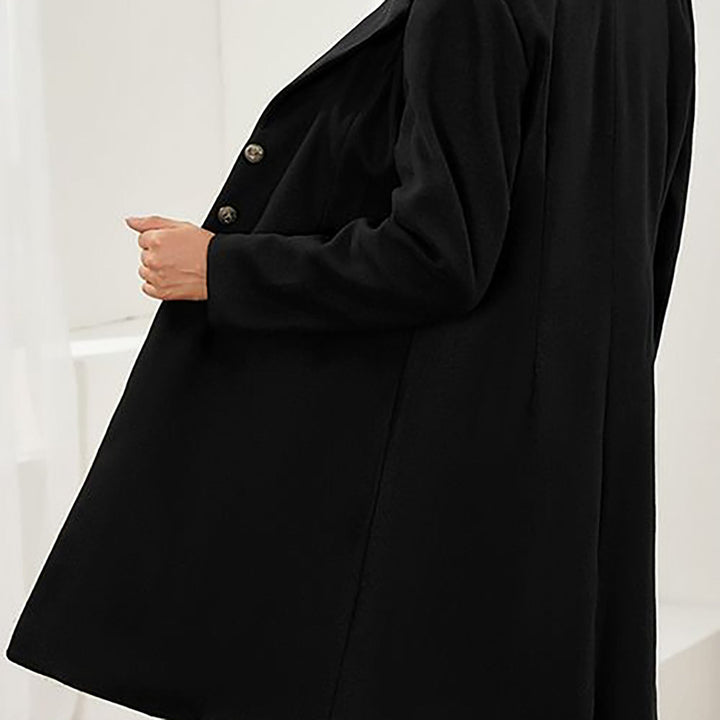 Manteau femme mode, design élégant et chaud, parfait pour un hiver chic et confortable en ville.