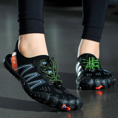 Chaussures aquatiques pieds nus unisexe bleues. Séchage rapide, idéales pour plage, natation et sports nautiques.