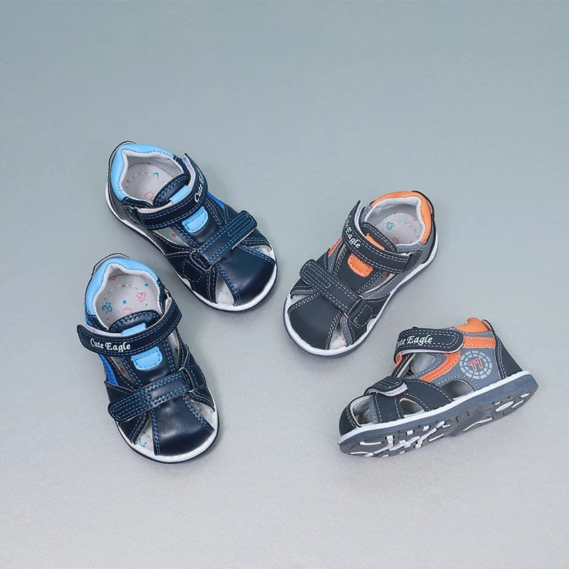 Sandales bébé garçon bleues confortables pour l'été, parfaites pour la marche et les activités extérieures.