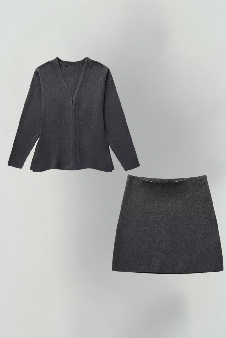 Look complet femme: ensemble deux pièces en tricot, jupe et cardigan élégants et chauds.