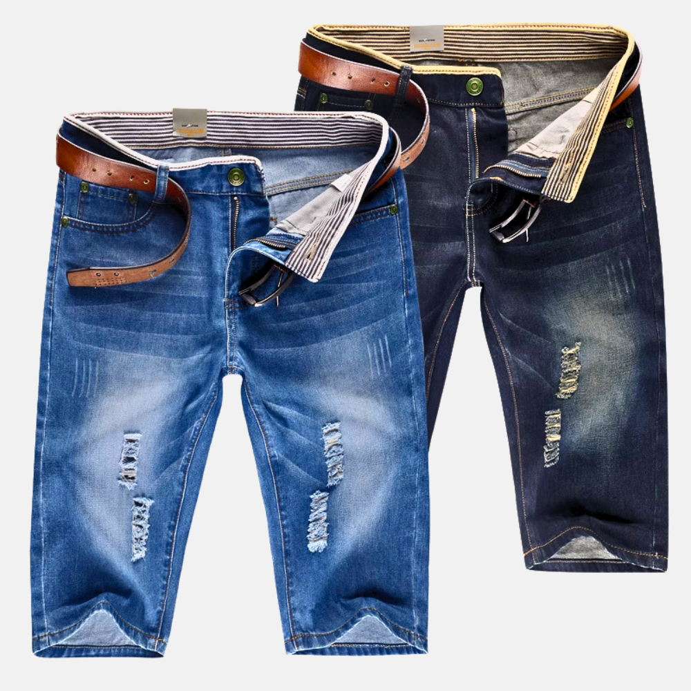 Vêtement d'été essentiel : short en jean homme décontracté avec look moderne et coupe droite confortable.