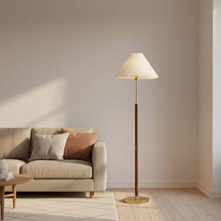 Lampe sur pied design épuré en papier de riz. Parfait pour un éclairage doux et un intérieur minimaliste.