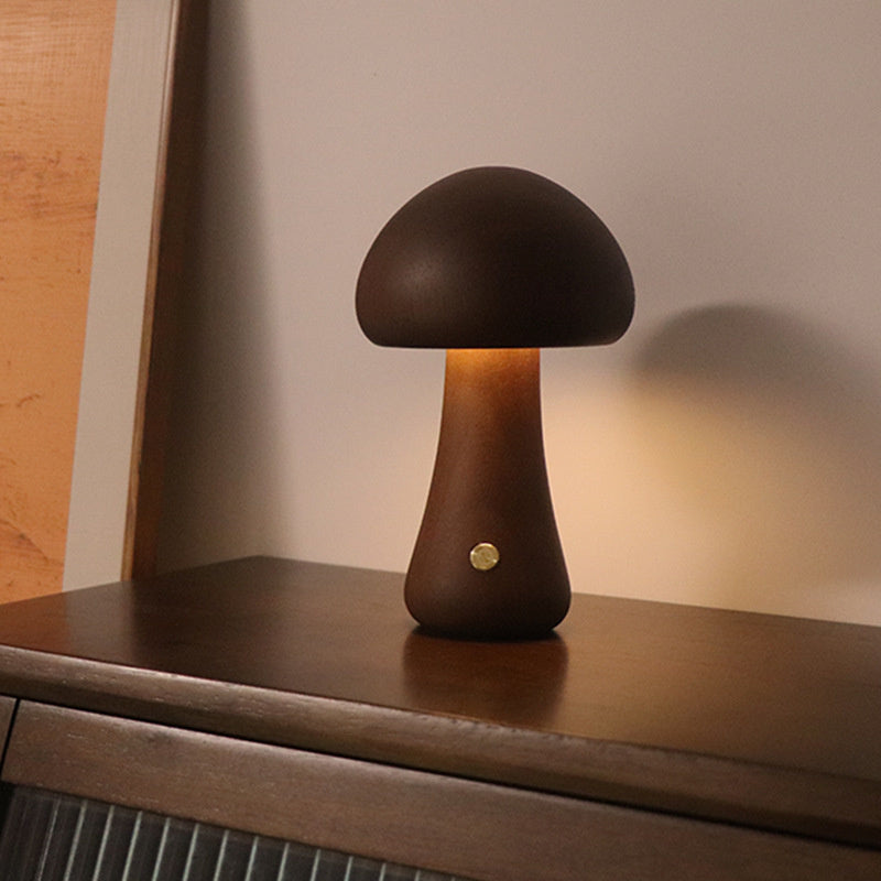 Lampe de table champignon en bois, style vintage et naturel, parfait pour un éclairage de chevet.