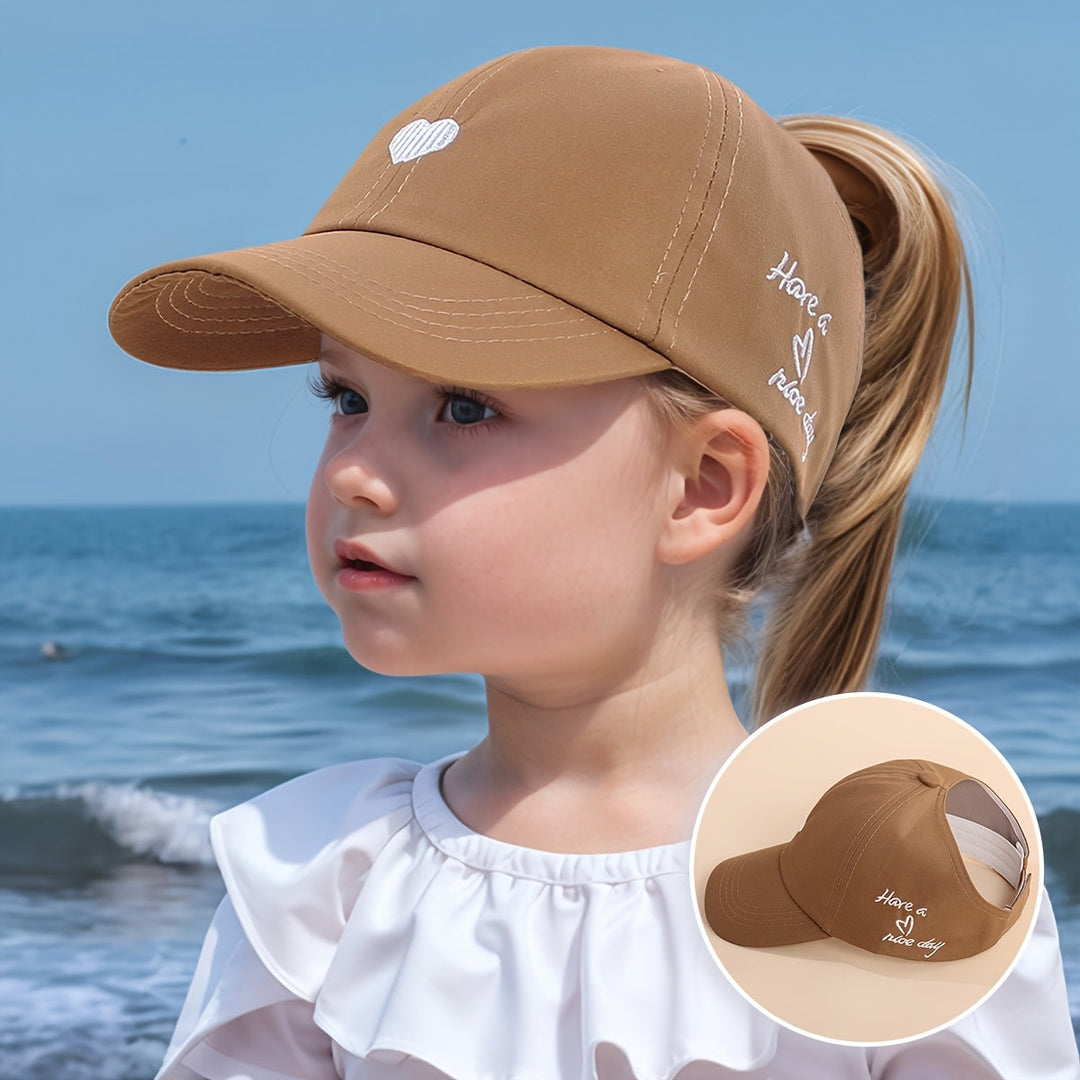 Casquette de baseball pour jeune fille, taille réglable, broderie cœur chic, parfaite pour la plage.