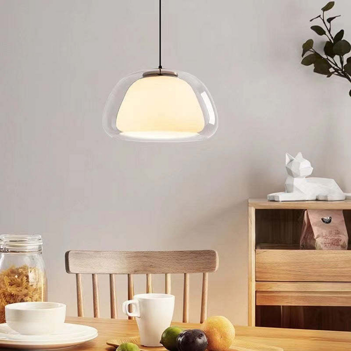 Lustre verre moderne pour cuisine, décoration intérieure contemporaine.
