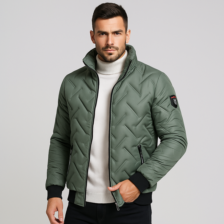 Confortable veste matelassée homme casual, idéale pour un look urbain chic en automne-hiver.