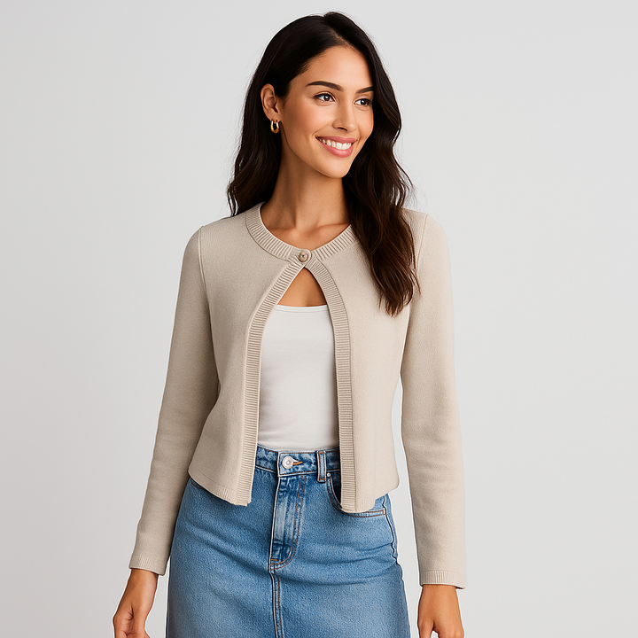 Cardigan femme polyvalent, élégant et confortable. Gilet chic coupe courte pour tenues casual et bureau.