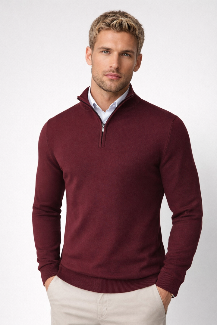 Pull homme smart-casual, demi-zip et col montant. Vêtement polyvalent pour un confort élégant.
