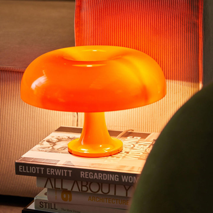 Lampe design champignon avec variateur, créant une ambiance chaleureuse pour décoration intérieure.