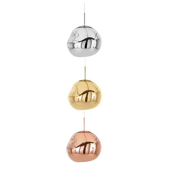 Lampe de plafond design Aurélis, éclairage suspendu pour un salon élégant et moderne.