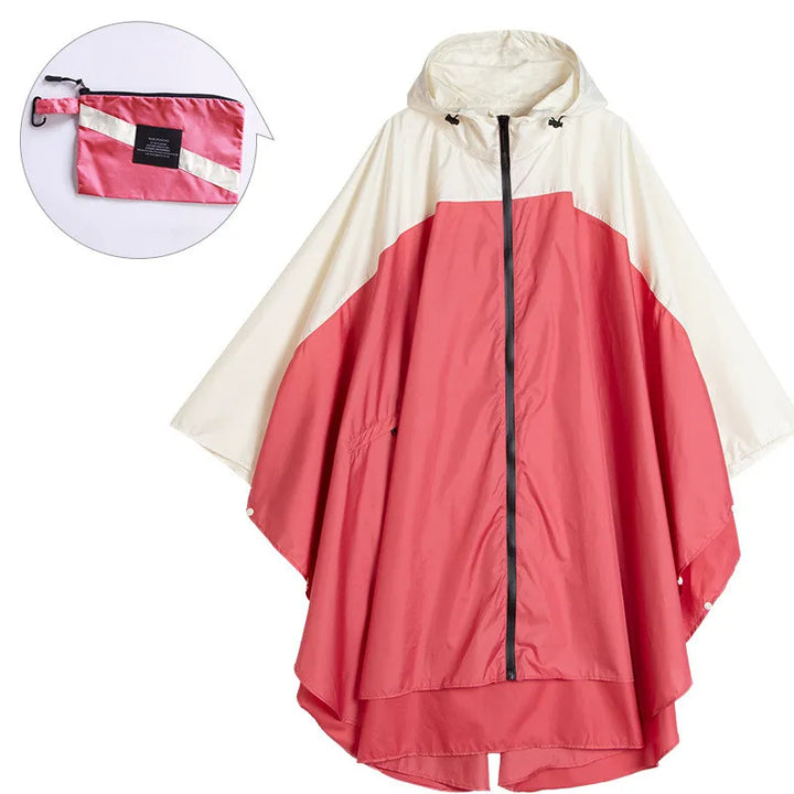 Vue arrière d'un poncho imperméable unisexe, protection complète contre la pluie pour l'extérieur.