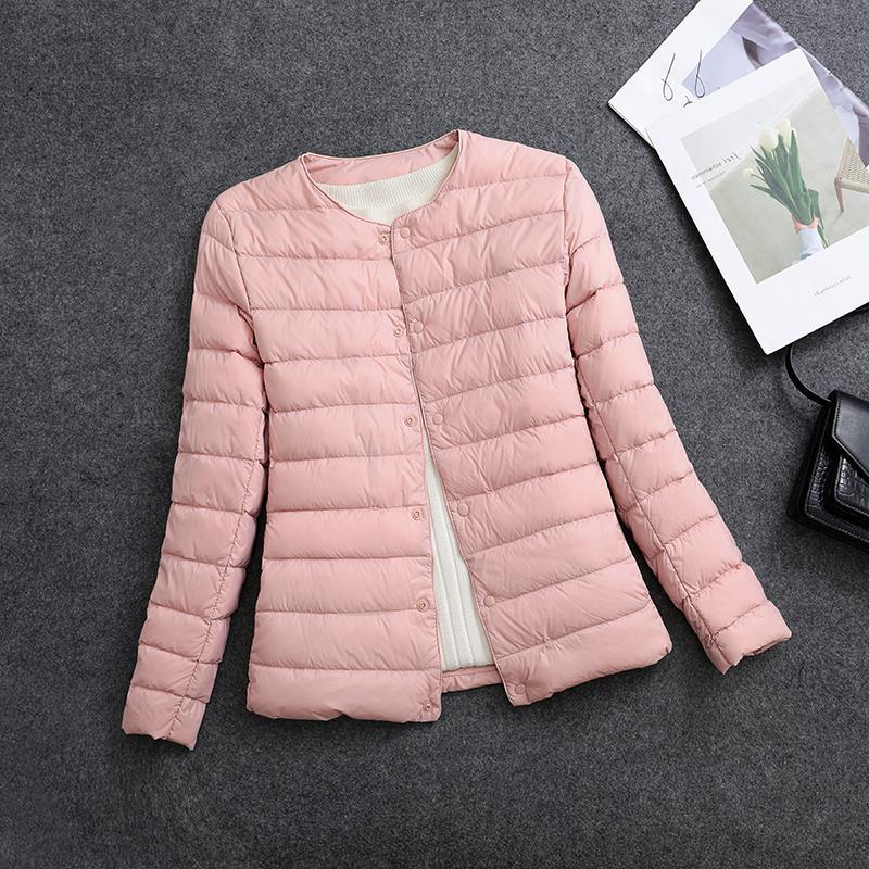 Veste doudoune femme hiver, isolante et légère. Confort élégant et style décontracté au quotidien.