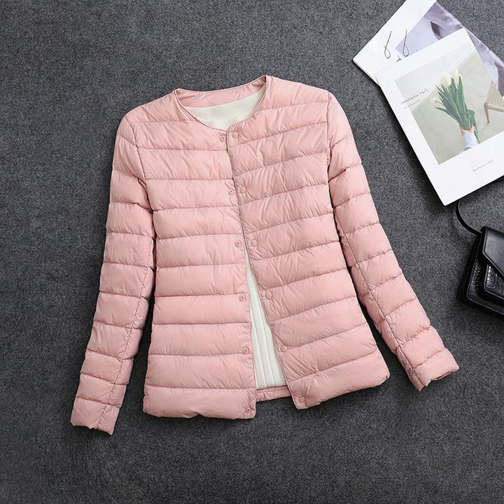 Veste doudoune femme hiver, isolante et légère. Confort élégant et style décontracté au quotidien.