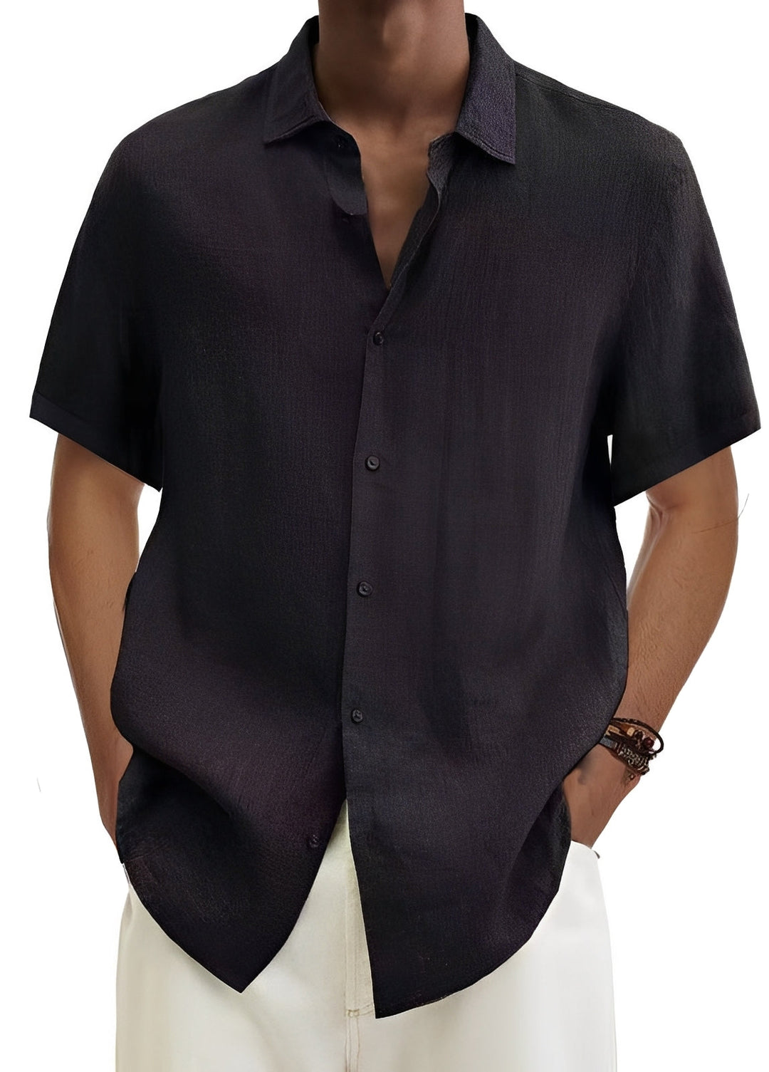 Tops homme printemps-été. Chemise légère, décontractée, coupe ample pour un confort maximal et un style intemporel.