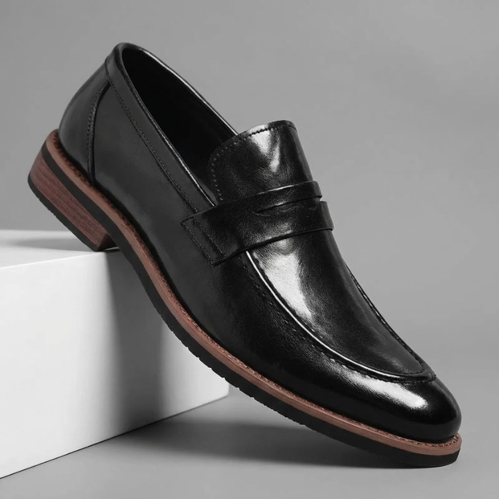 Mocassins élégants pour hommes, confortables et polyvalents, parfaits pour le bureau, mariage ou soirée formelle.