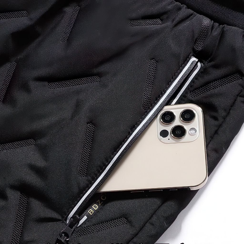 Pantalon de sport thermique femme, stylé et imperméable, idéal pour le jogging et les loisirs hivernaux en extérieur.