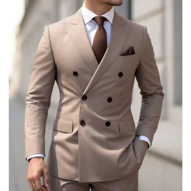 Détail du tissu du costume homme, matière de qualité supérieure, offrant confort et durabilité pour toute occasion.