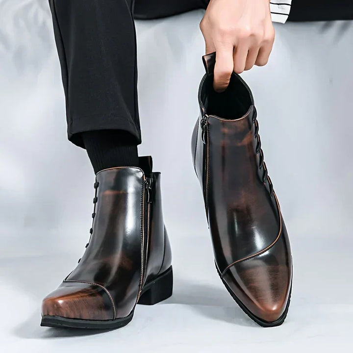 Bottes homme élégantes marron, style classique et intemporel, pour un look ville habillé ou casual-chic.
