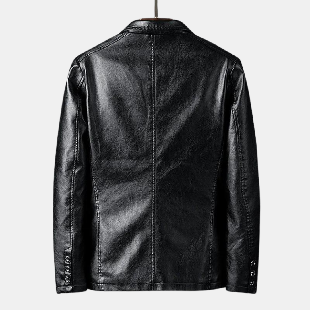 Vue de dos d'une veste en cuir homme, silhouette moderne et raffinée, un manteau masculin essentiel.