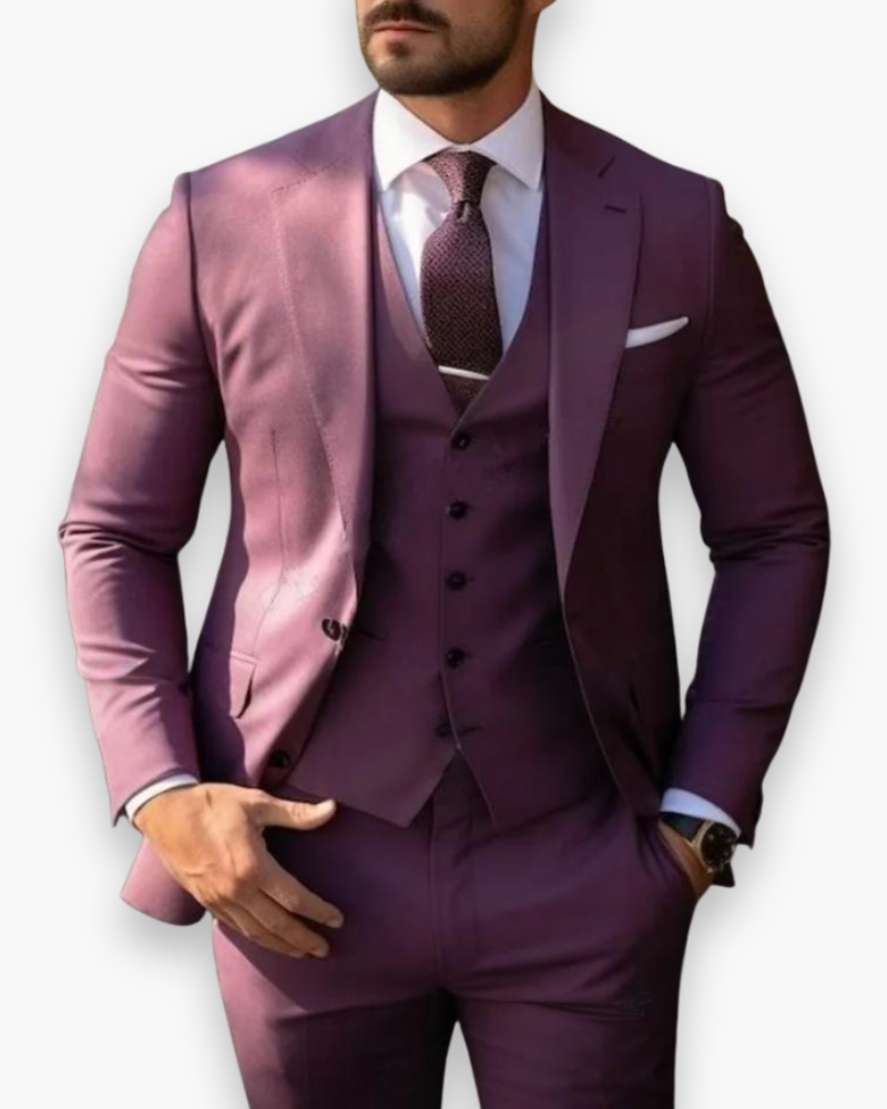 Costume mariage homme 3 pièces, look moderne et distingué pour le marié ou les invités.