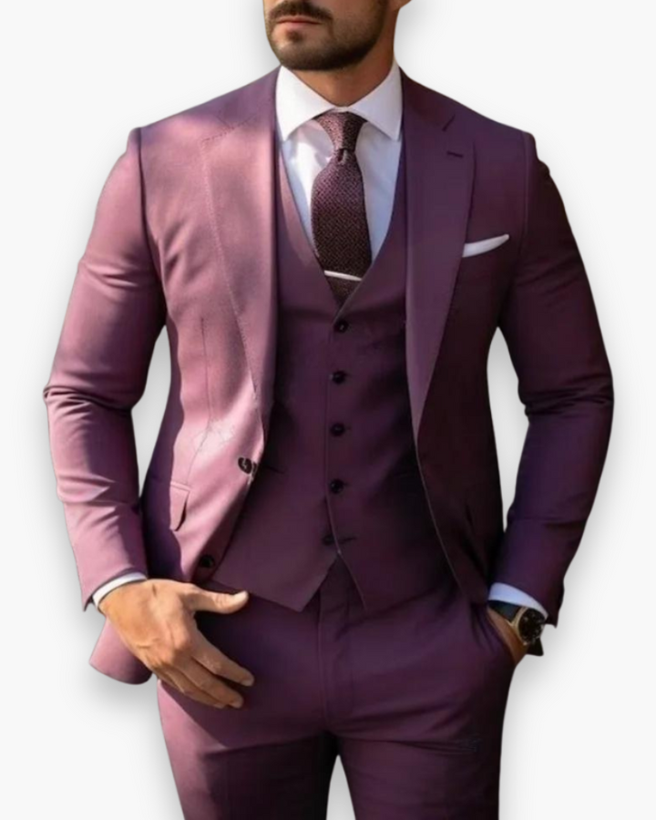Costume mariage homme 3 pièces, look moderne et distingué pour le marié ou les invités.