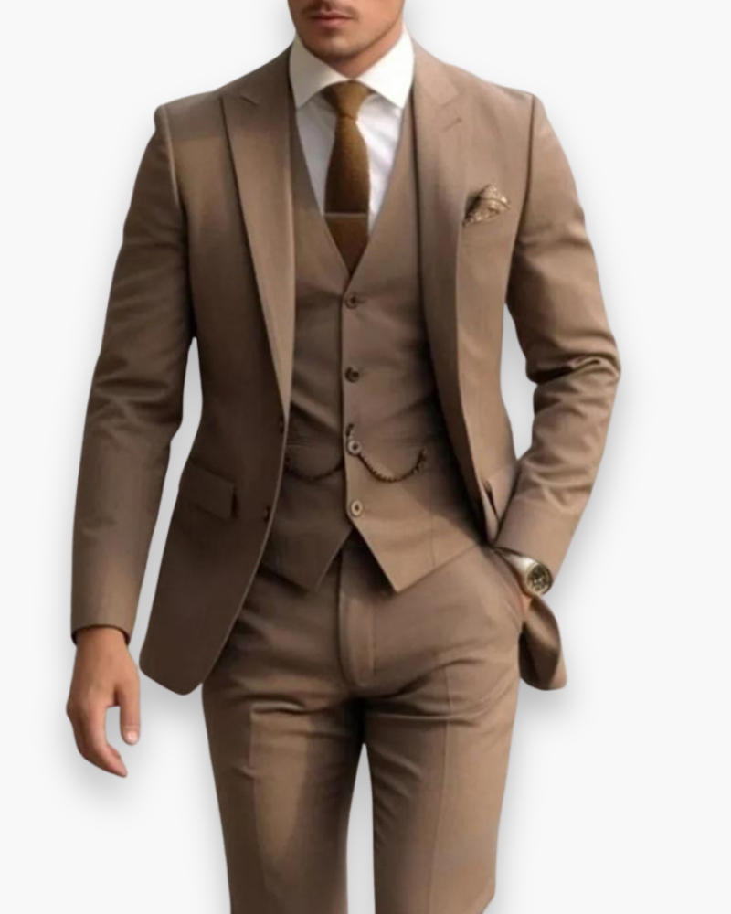 Style moderne et professionnel : costume homme 3 pièces, veste, gilet, pantalon, toutes occasions.