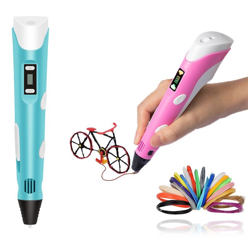 Une petite tour colorée créée avec le stylo 3D et du filament PLA, démontrant les possibilités de bricolage et de design.