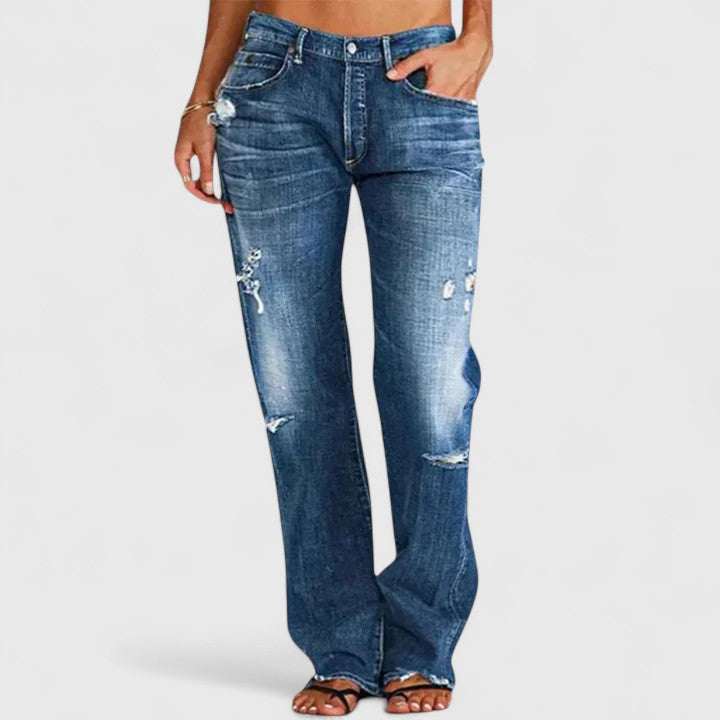 Jean Selah large femme en denim, coupe décontractée et confortable. Taille basse moderne, silhouette fluide élégante.
