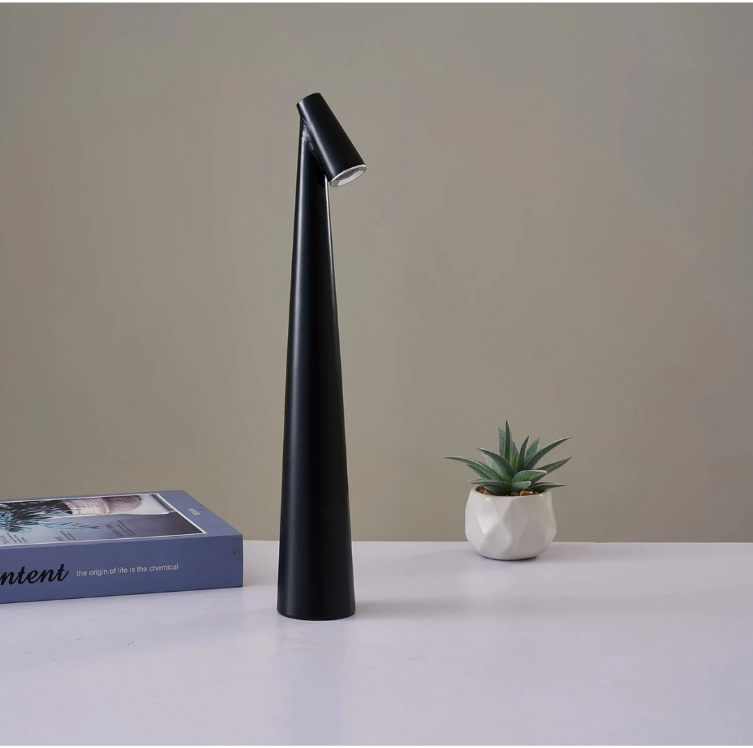 Lampe minimaliste LED tactile, sans fil, rechargeable, parfaite pour décor moderne et épuré.