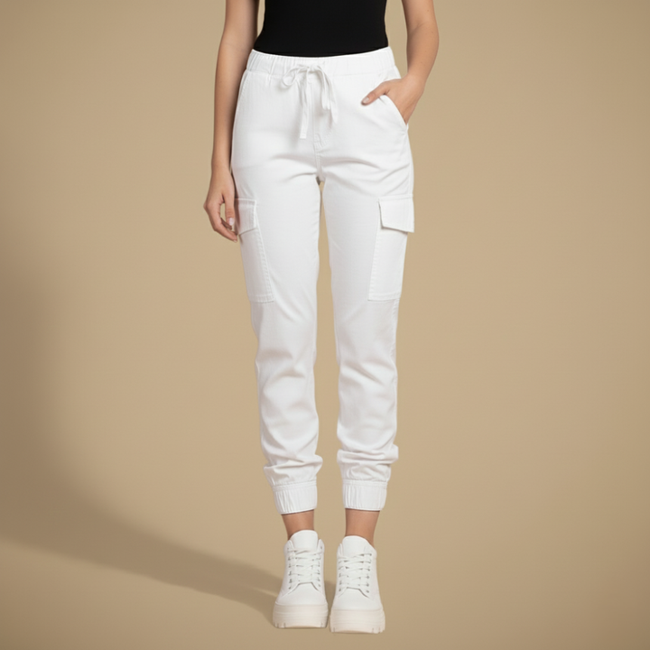 Pantalon cargo jogging femme gris, confortable et stylé. Parfait pour un look urbain streetwear avec poches.