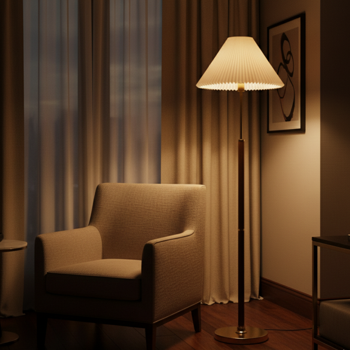 Lampadaire design minimaliste en papier de riz. Idéal pour un éclairage salon ou chambre avec lumière chaude.