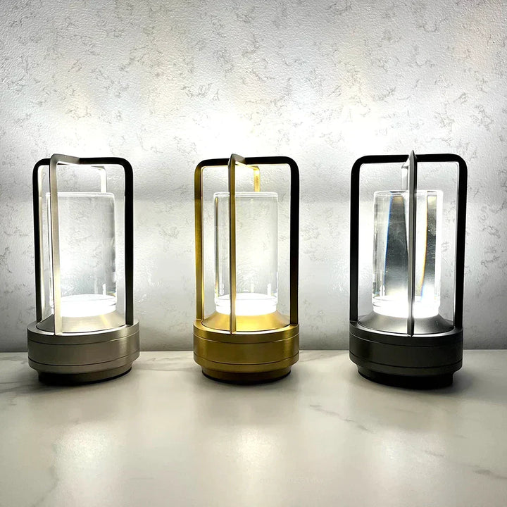 Cadeau original: lampe de table LED dimmable rechargeable, ambiance luxueuse et luminosité réglable.