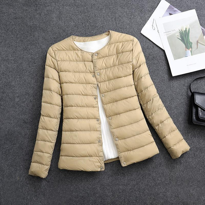 Veste femme à col rond, isolante et très légère. Douceur et chaleur pour superposition en automne.