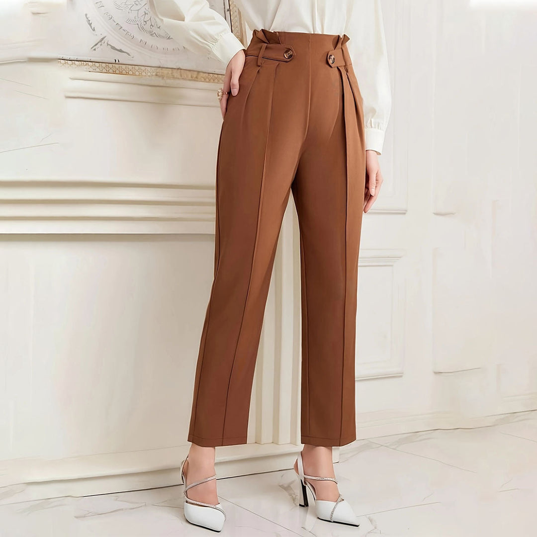 Silhouette élégante avec ce pantalon droit femme, longueur cheville, parfait pour la mode au bureau ou en soirée.