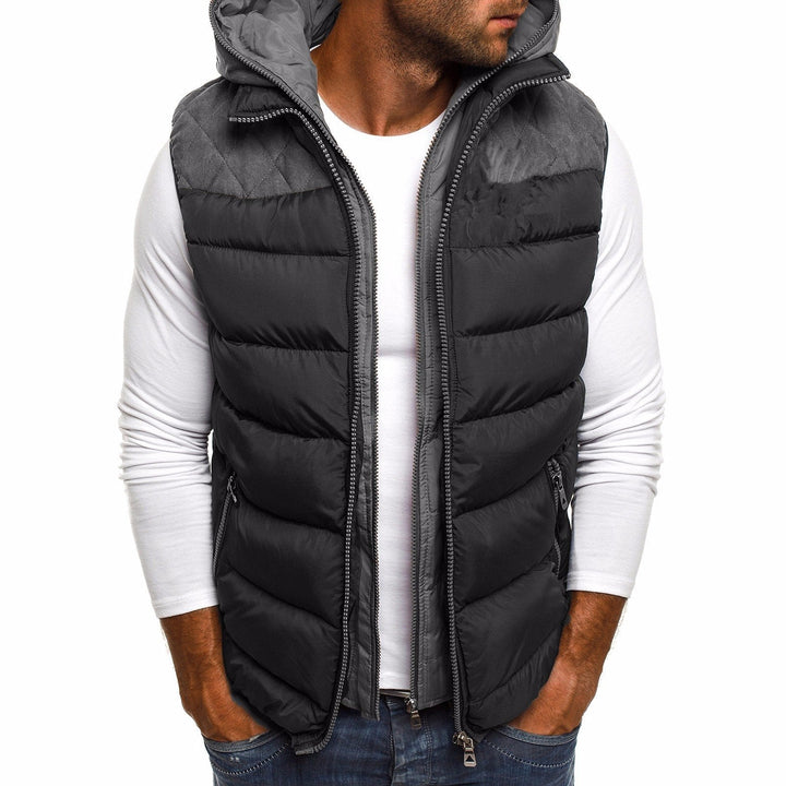 Veste sans manches homme à capuche, offrant confort et liberté de mouvement. Style décontracté pour automne/hiver.
