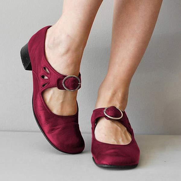 Élégantes chaussures orthopédiques femmes à bout rond. Soutien confort pour pieds, style vintage parfait automne.
