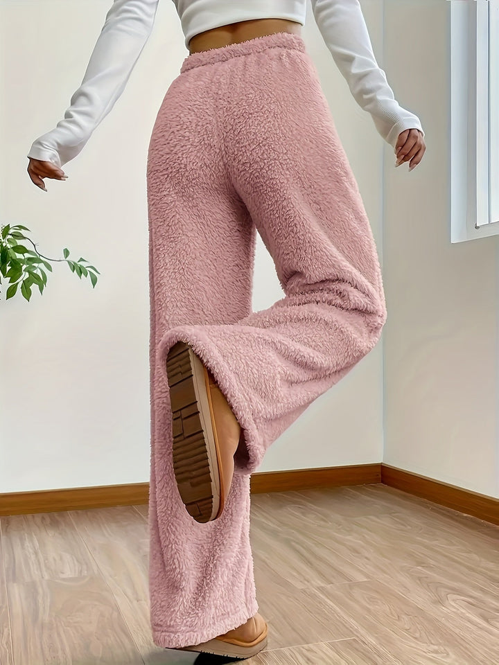 Pantalon lounge sherpa doux pour femme, idéal pour la détente à la maison, confort et cosy.