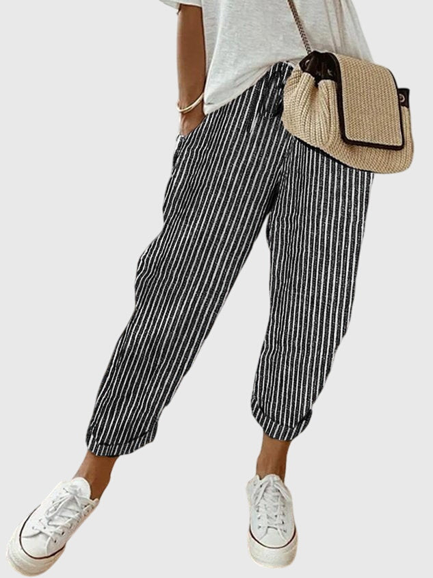 Pantalon chic femme, coupe droite moderne, confortable et polyvalent pour toutes les occasions mode.