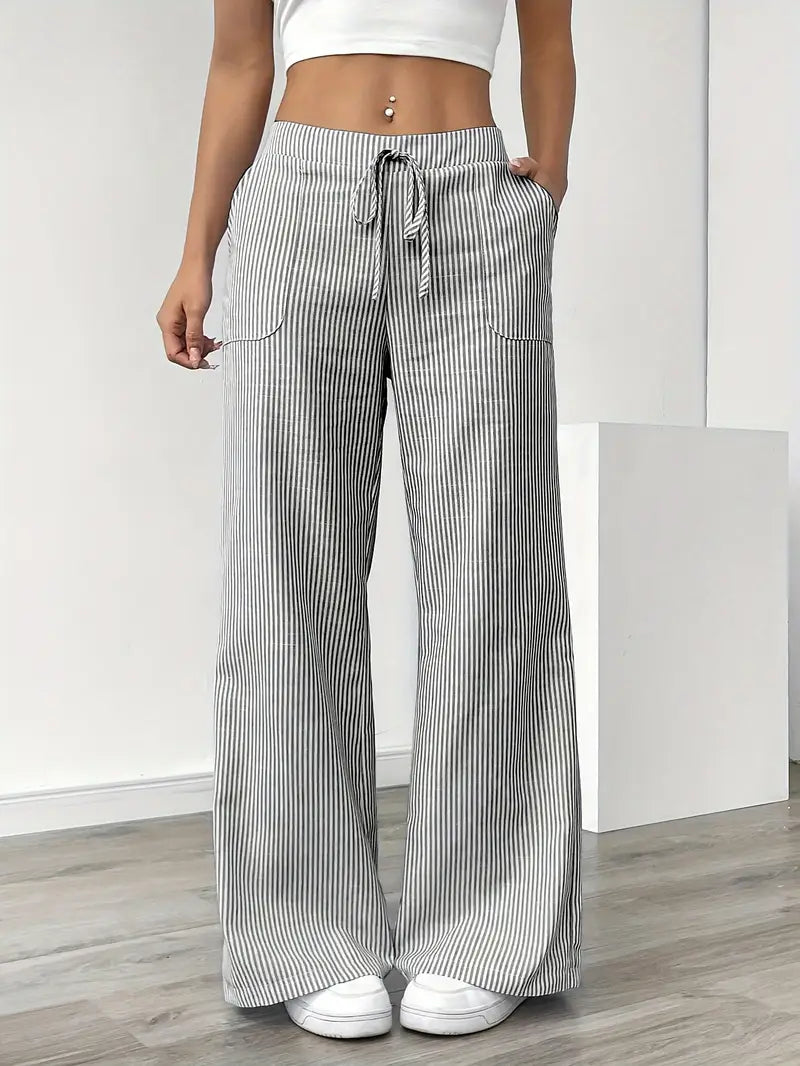 Pantalon large à rayures, parfait pour le printemps et les vacances.